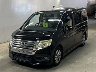HONDA STEP WAGON 2013
