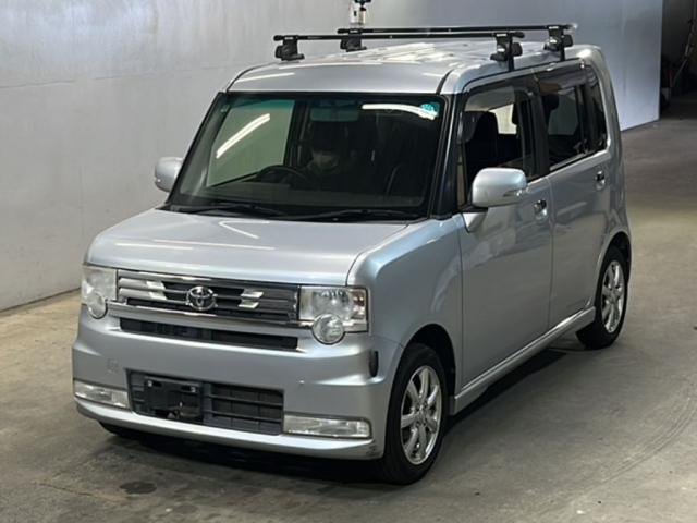 TOYOTA PIXIS SPACE 2012