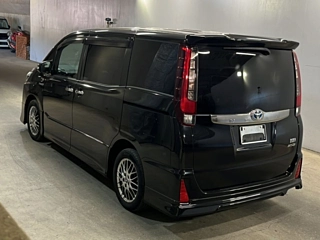 TOYOTA NOAH 2016