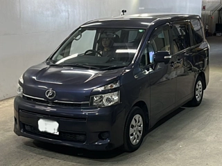 TOYOTA VOXY 2013