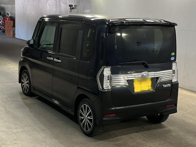 DAIHATSU TANTO 2018