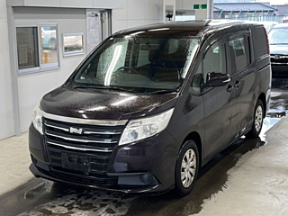 TOYOTA NOAH 2014