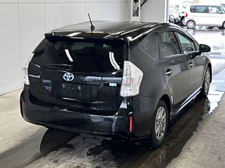 TOYOTA PRIUS ALPHA 2014