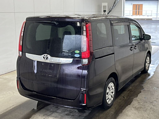 TOYOTA NOAH 2014