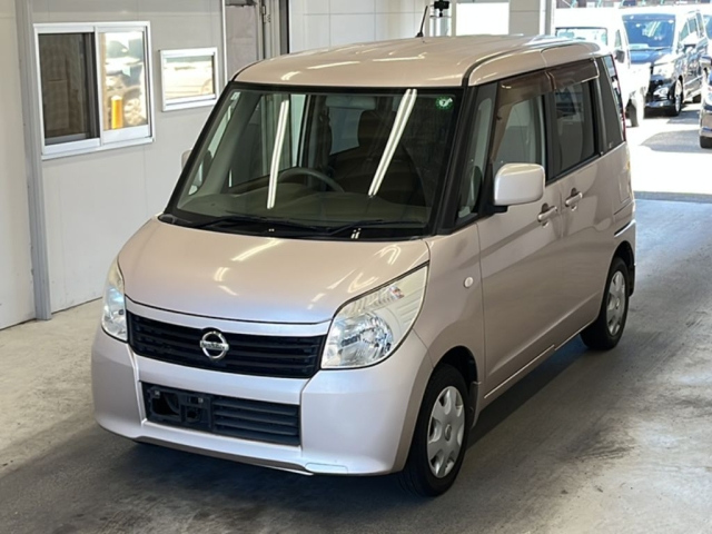 NISSAN ROOX 2013