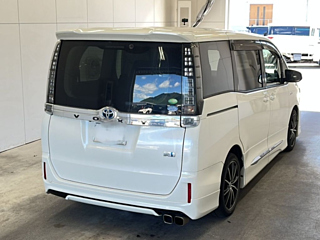 TOYOTA VOXY 2014