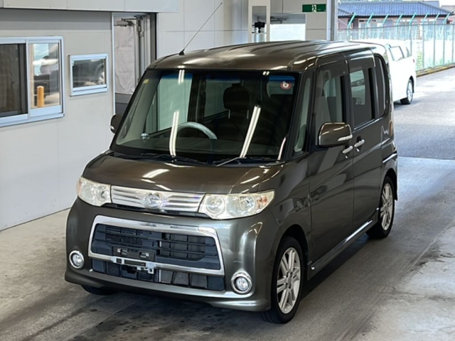 DAIHATSU TANTO 2010