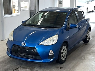 TOYOTA AQUA 2013