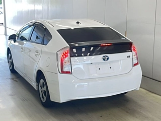 TOYOTA PRIUS 2015