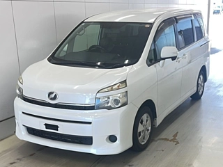 TOYOTA VOXY 2011