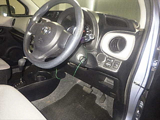 TOYOTA VITZ 2012