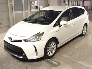 TOYOTA PRIUS ALPHA 2015