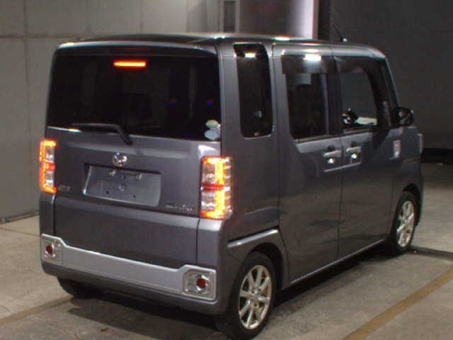 DAIHATSU WAKE 2014