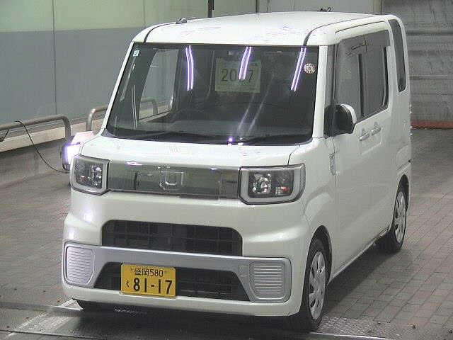 DAIHATSU WAKE 2015