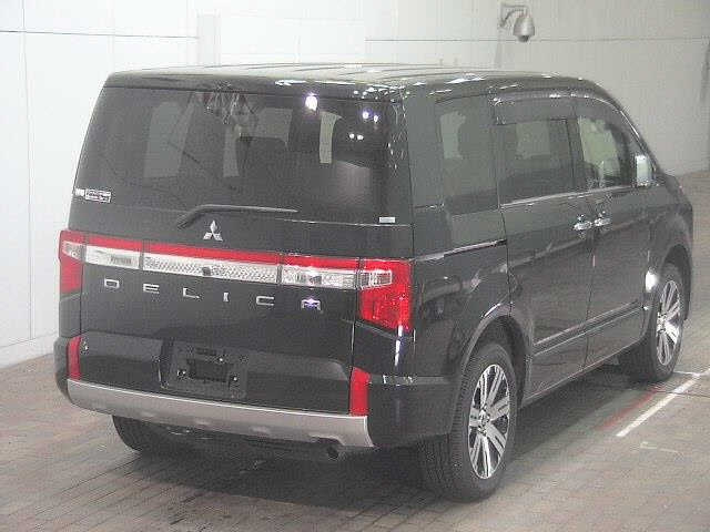 MITSUBISHI DELICA D5 2023