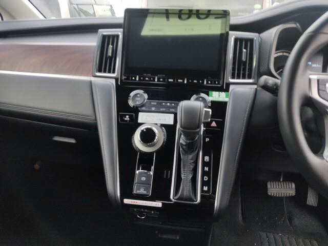 MITSUBISHI DELICA D5 2023