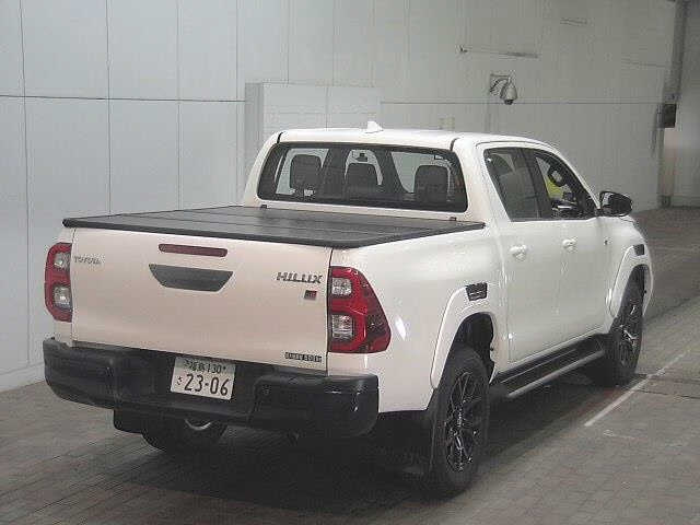 TOYOTA HILUX 2023