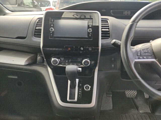 NISSAN SERENA 2017