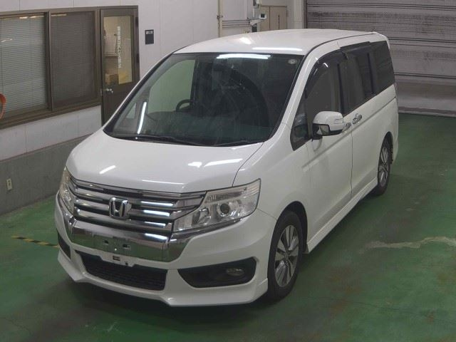 HONDA STEP WAGON 2014