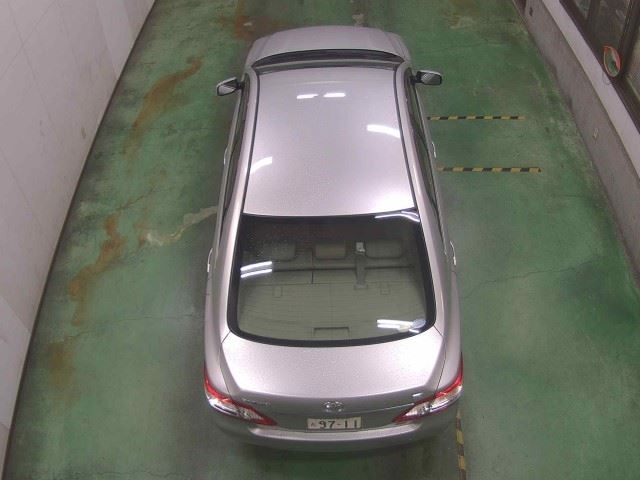 TOYOTA PREMIO 2011