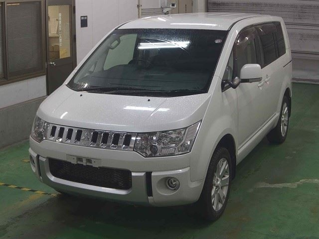 MITSUBISHI DELICA D5 2014