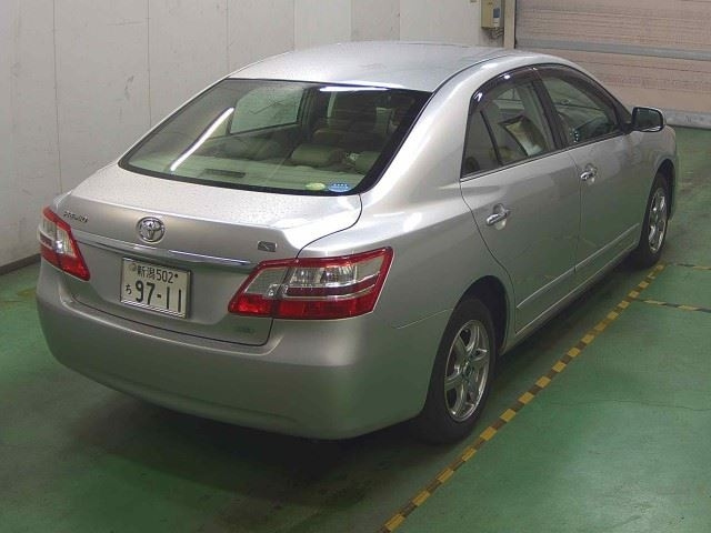 TOYOTA PREMIO 2011
