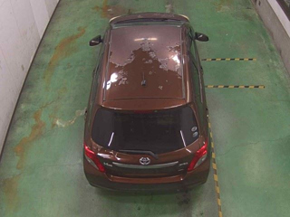 TOYOTA VITZ 2011