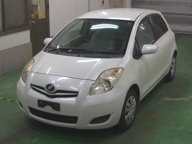 TOYOTA VITZ 2010