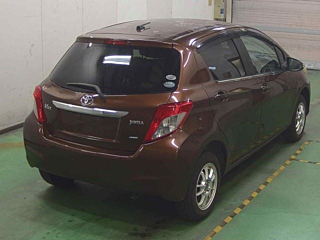 TOYOTA VITZ 2011