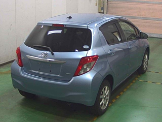 TOYOTA VITZ 2013