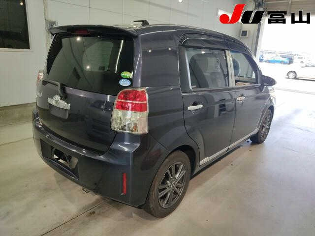 TOYOTA SPADE 2015