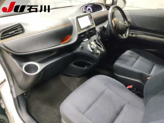 TOYOTA SIENTA 2016