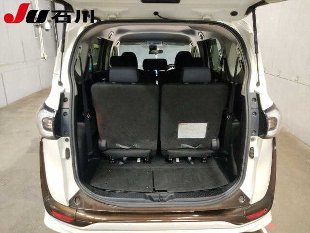 TOYOTA SIENTA 2016