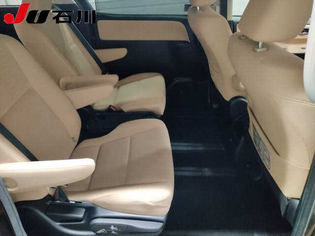 TOYOTA NOAH 2014