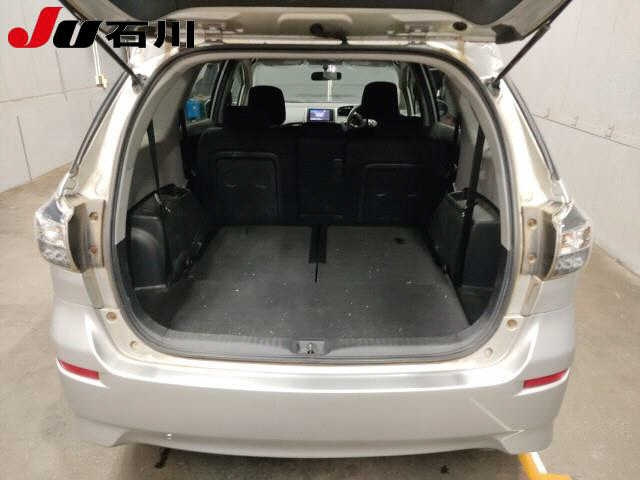 TOYOTA WISH 2015
