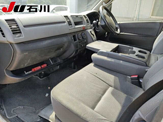 TOYOTA HIACE VAN 2011