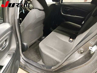 TOYOTA VITZ 2015