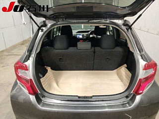 TOYOTA VITZ 2015