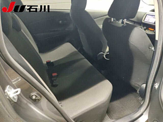 TOYOTA VITZ 2015
