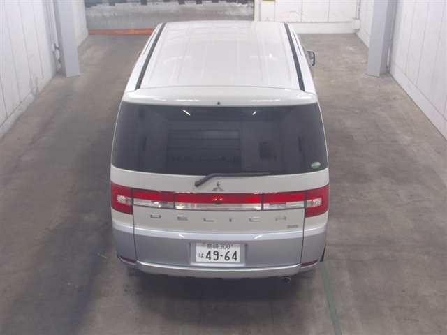 MITSUBISHI DELICA D5 2015