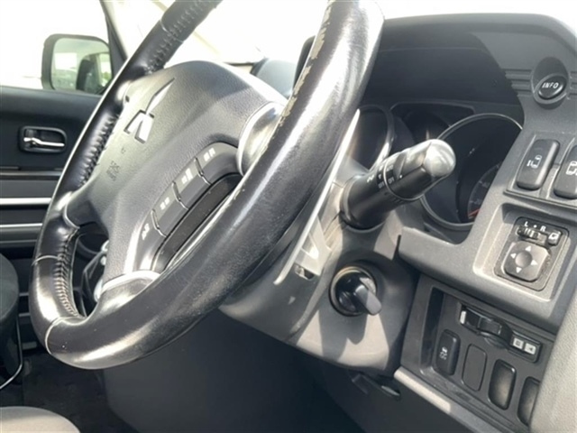 MITSUBISHI DELICA D5 2015