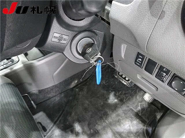 NISSAN AD 2011