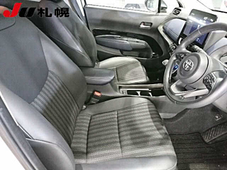 TOYOTA AQUA 2023