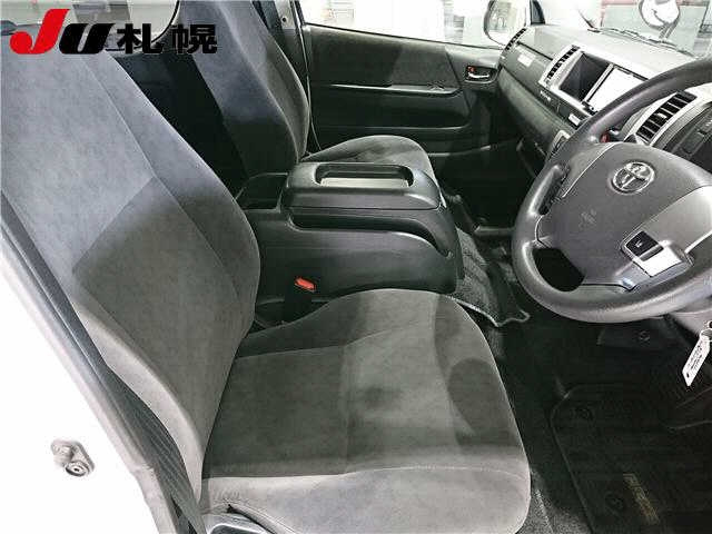 TOYOTA HIACE 2020