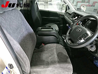 TOYOTA HIACE VAN 2024