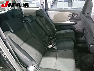 TOYOTA WISH 2011