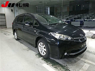 TOYOTA WISH 2011