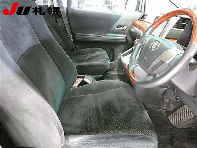 TOYOTA VELLFIRE 2010