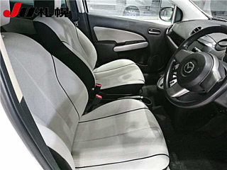 MAZDA DEMIO 2010