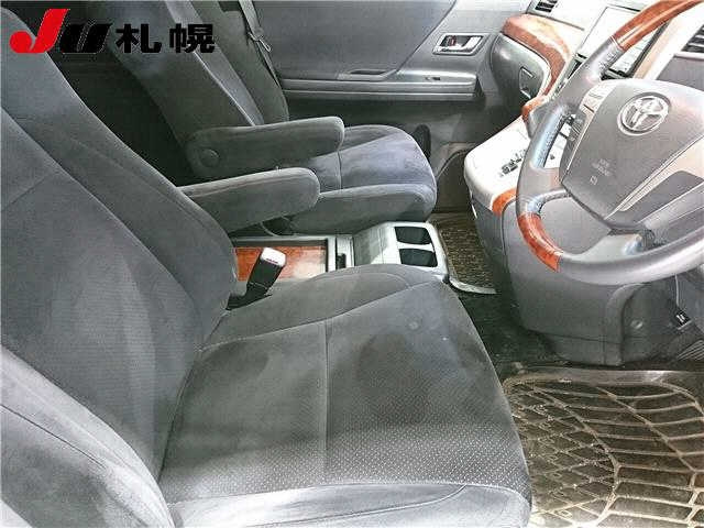 TOYOTA VELLFIRE 2010